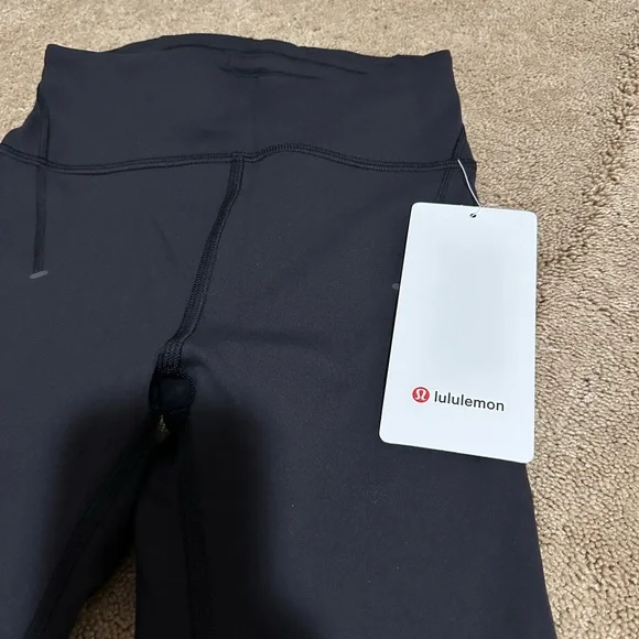 NWT lulu leggings size 2 - Picture 6 of 6